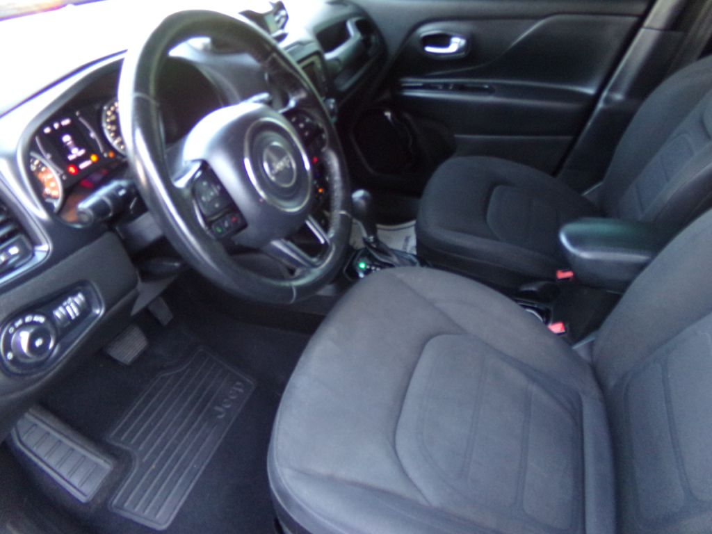 Photo 5 of this JEEP RENEGADE