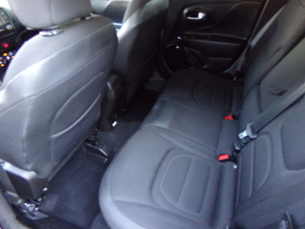Photo 6 of this JEEP RENEGADE