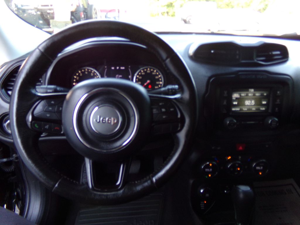 Photo 7 of this JEEP RENEGADE