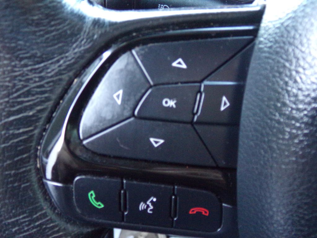 Photo 13 of this JEEP RENEGADE