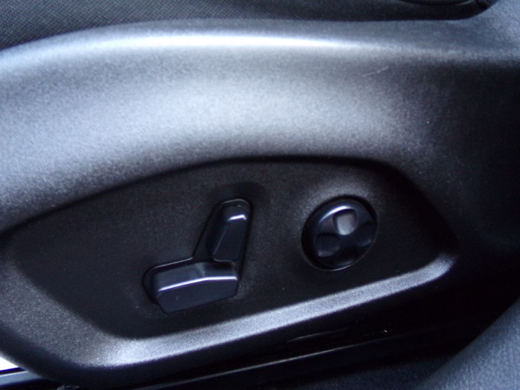 Photo 17 of this JEEP RENEGADE