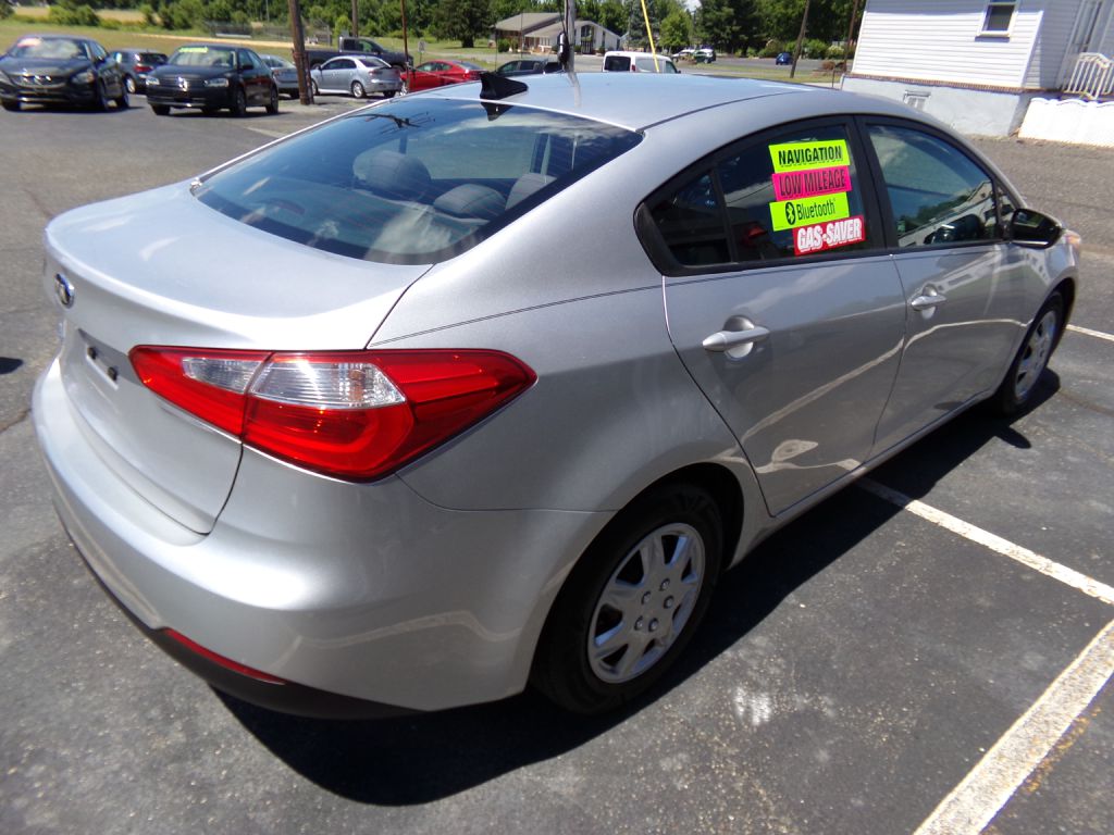 Photo 3 of this KIA FORTE