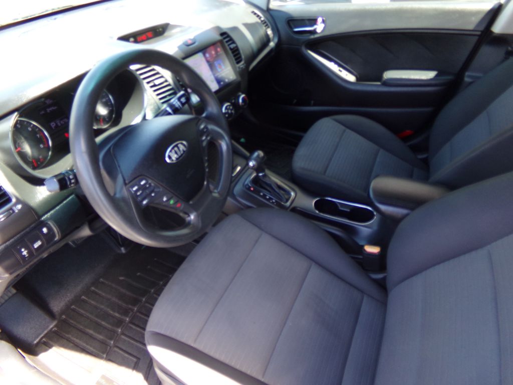 Photo 5 of this KIA FORTE
