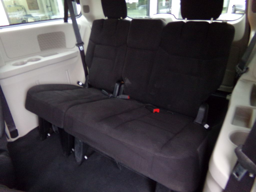 Photo 12 of this DODGE GRAND CARAVAN