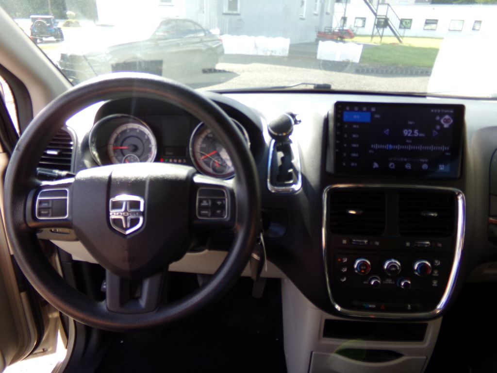Photo 13 of this DODGE GRAND CARAVAN
