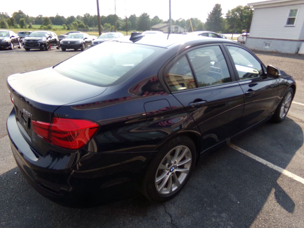 Photo 4 of this BMW 3 SERIES