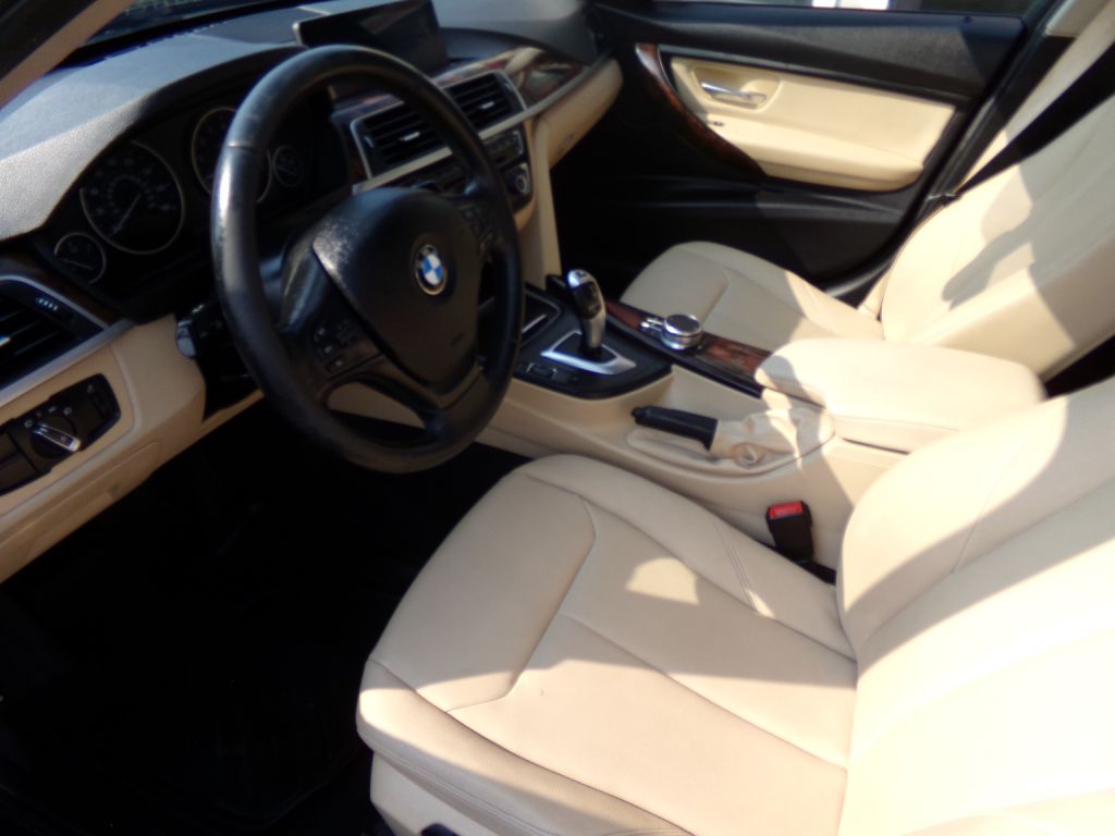Photo 7 of this BMW 3 SERIES