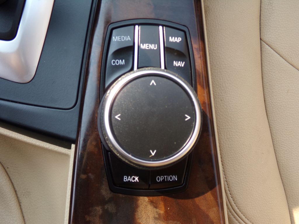 Photo 15 of this BMW 3 SERIES