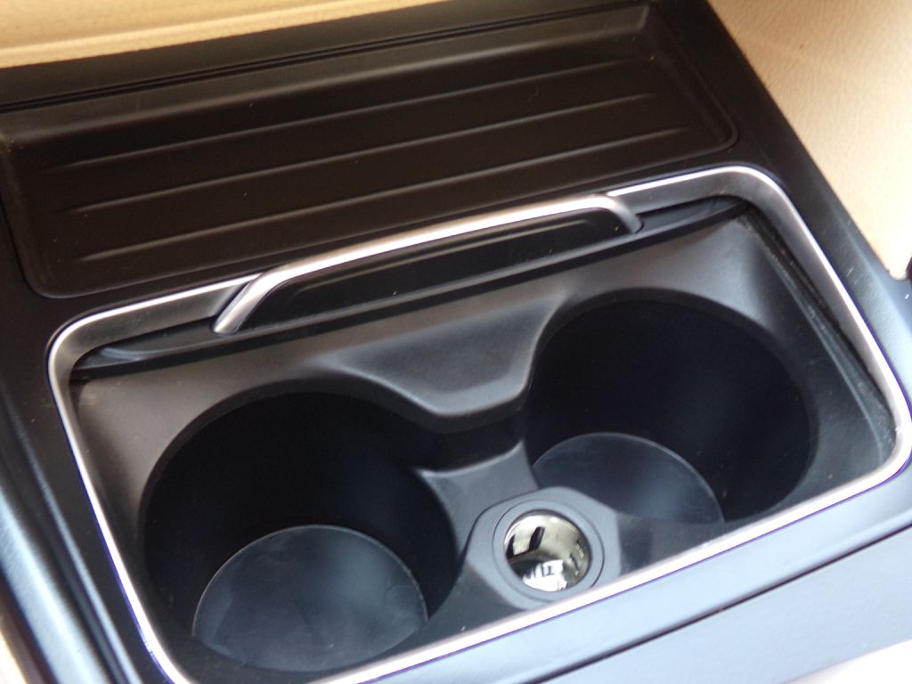 Photo 14 of this BMW 3 SERIES