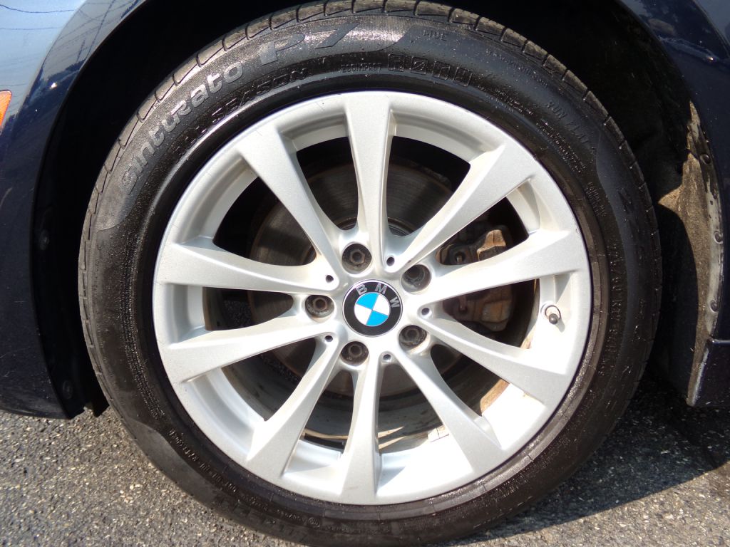 Photo 27 of this BMW 3 SERIES