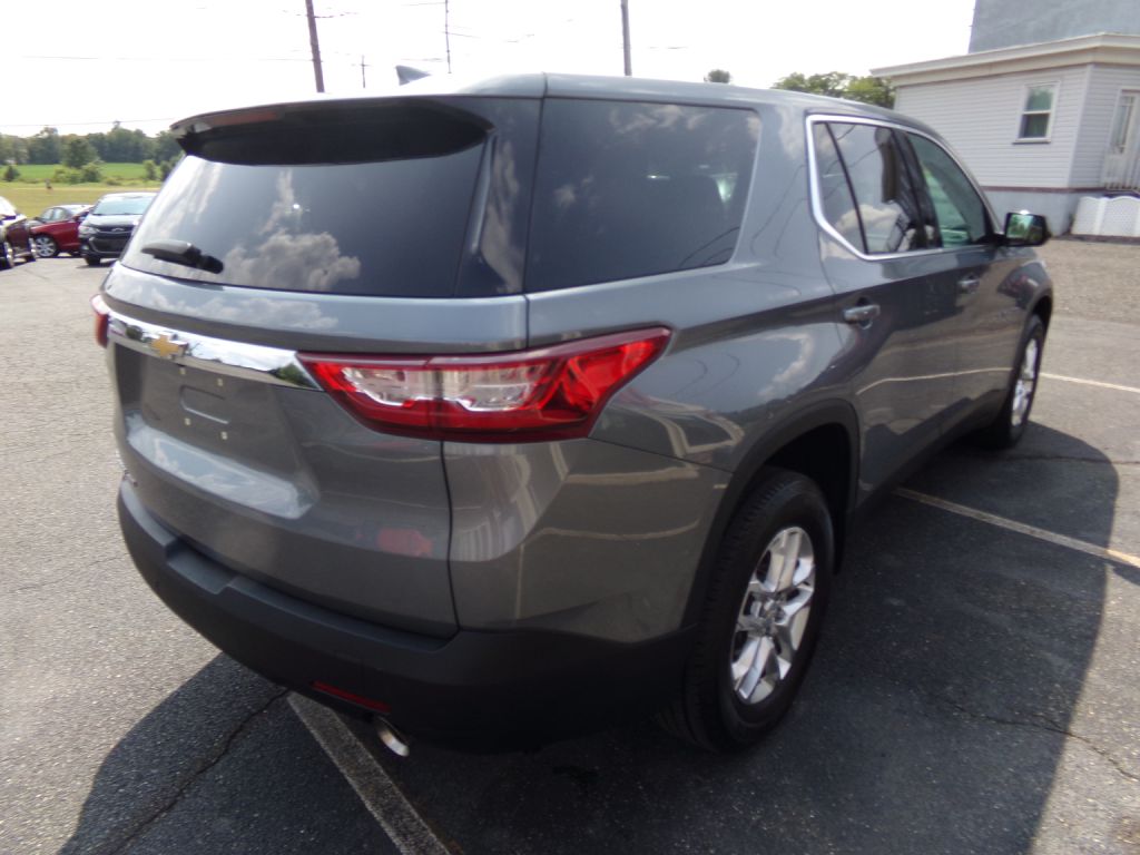 Photo 3 of this CHEVROLET TRAVERSE