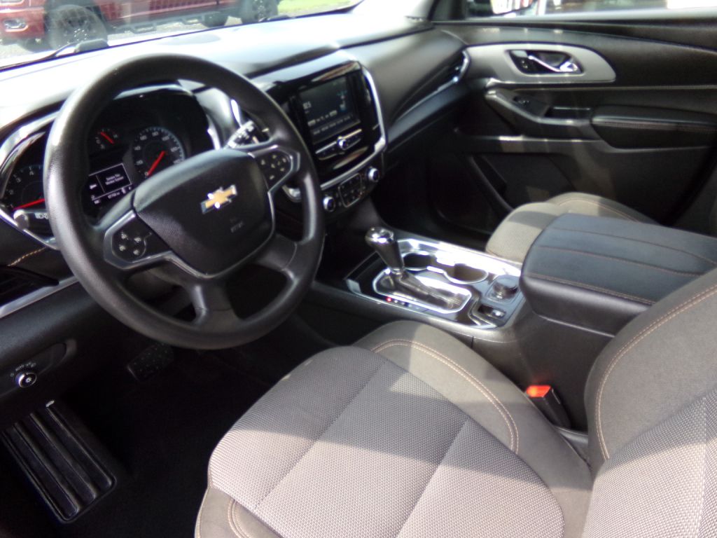 Photo 8 of this CHEVROLET TRAVERSE