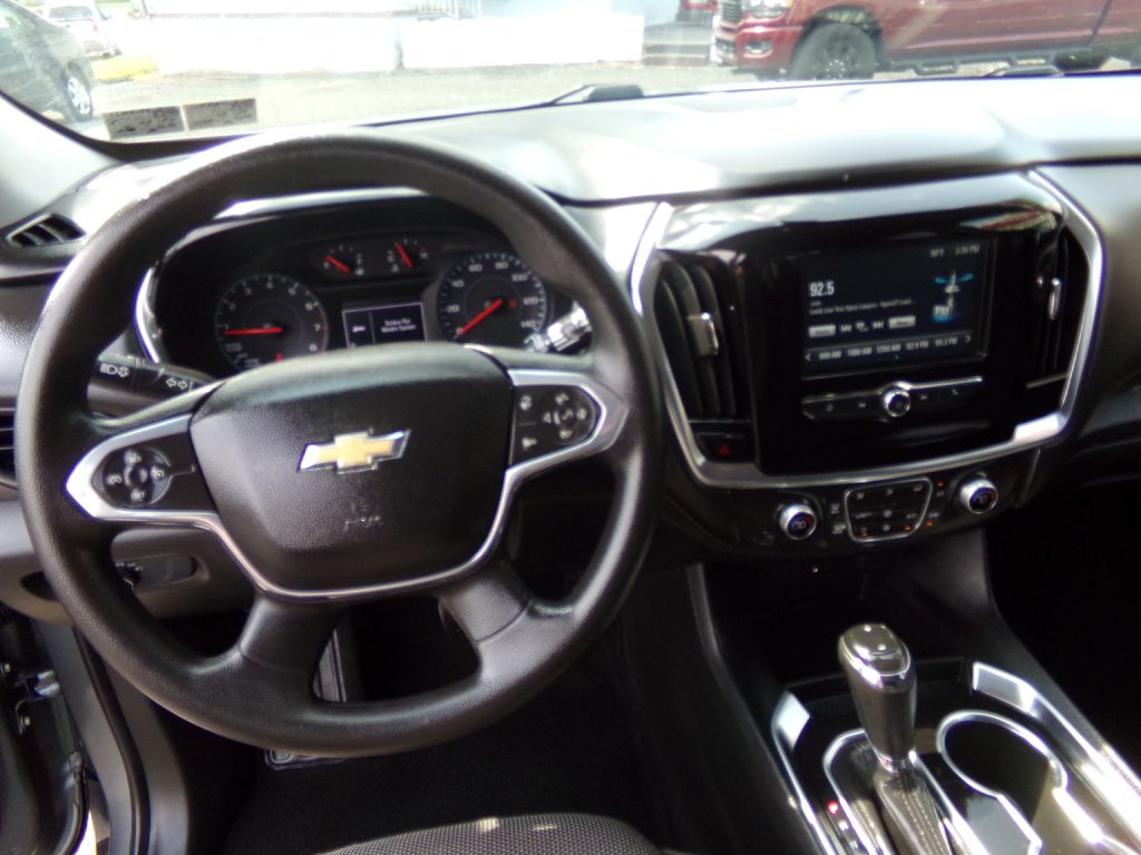 Photo 9 of this CHEVROLET TRAVERSE