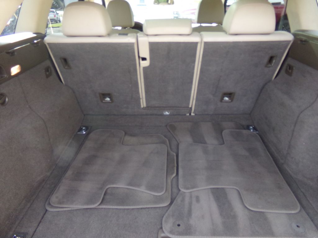 Photo 19 of this AUDI Q5