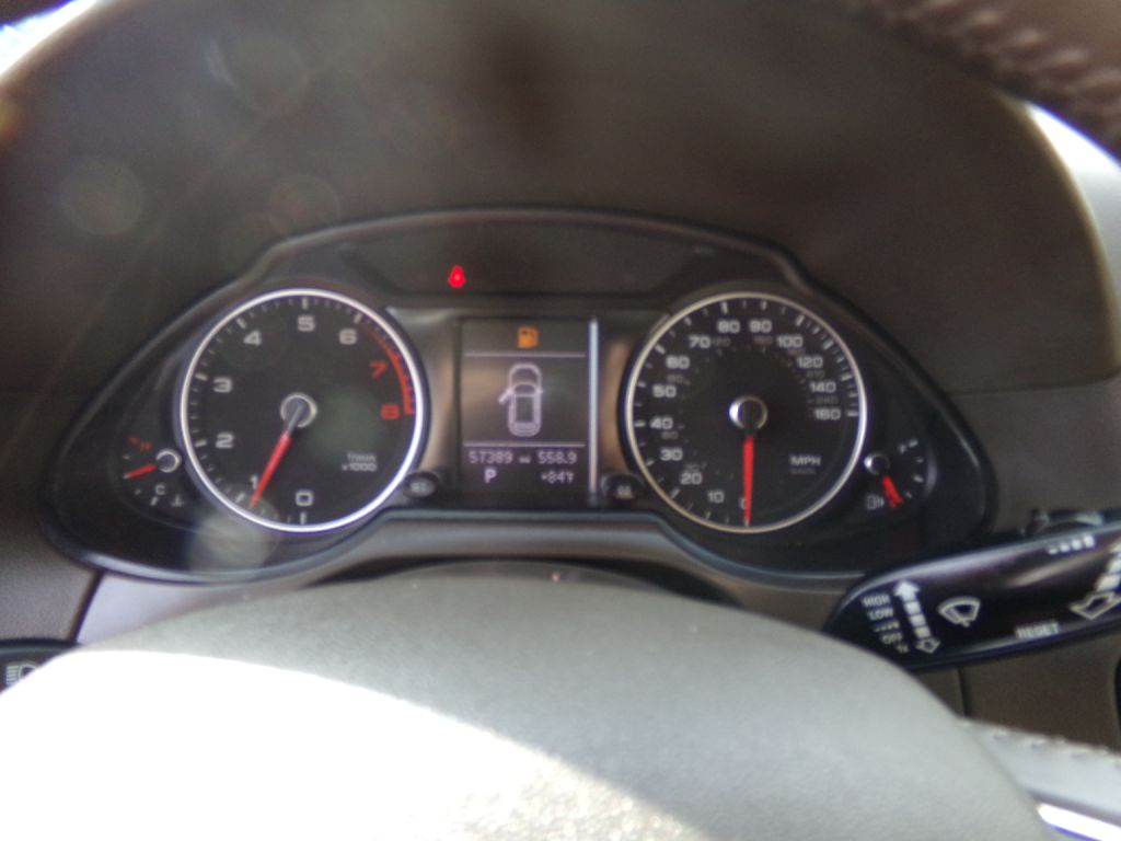 Photo 10 of this AUDI Q5