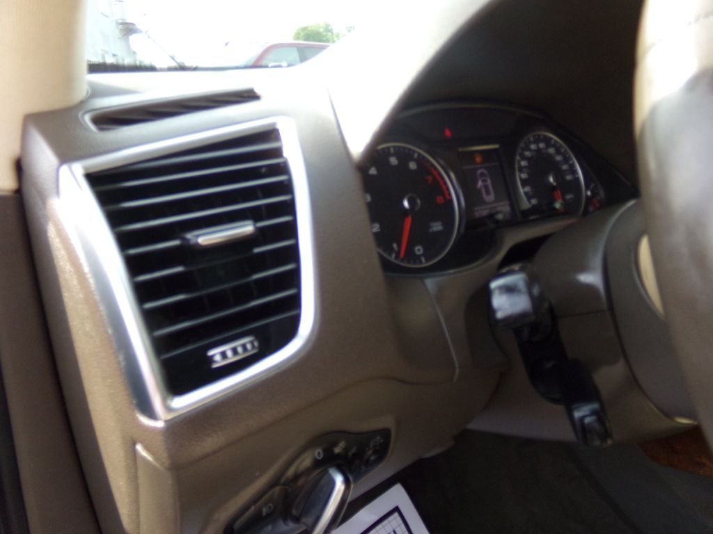 Photo 11 of this AUDI Q5