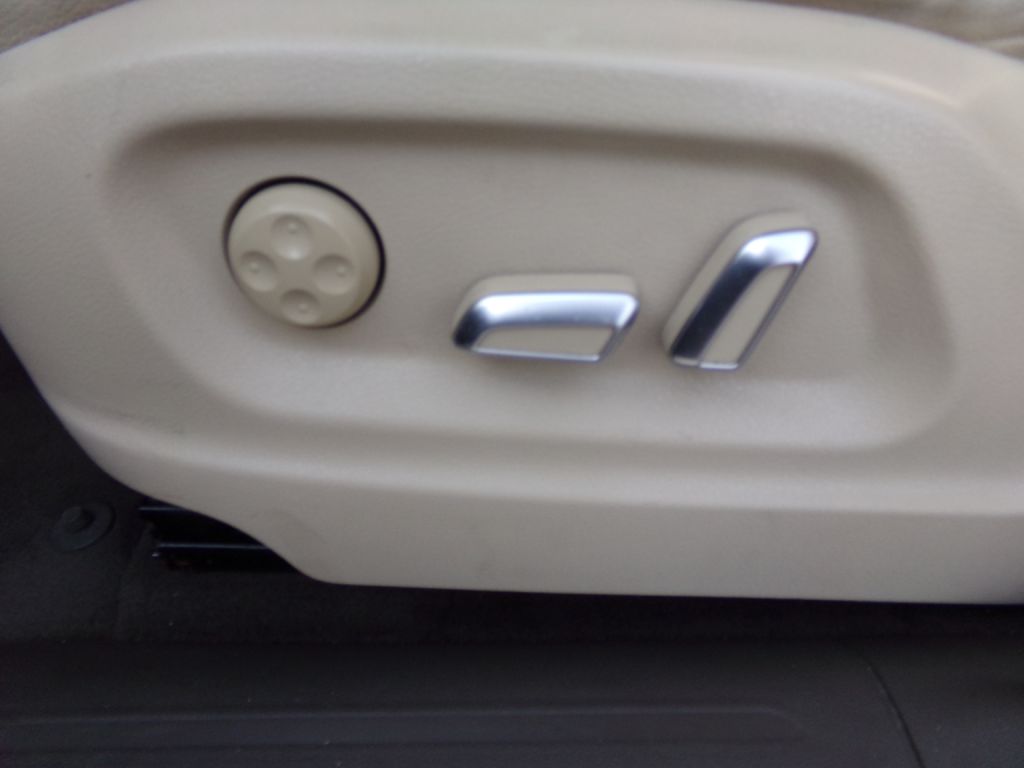 Photo 13 of this AUDI Q5
