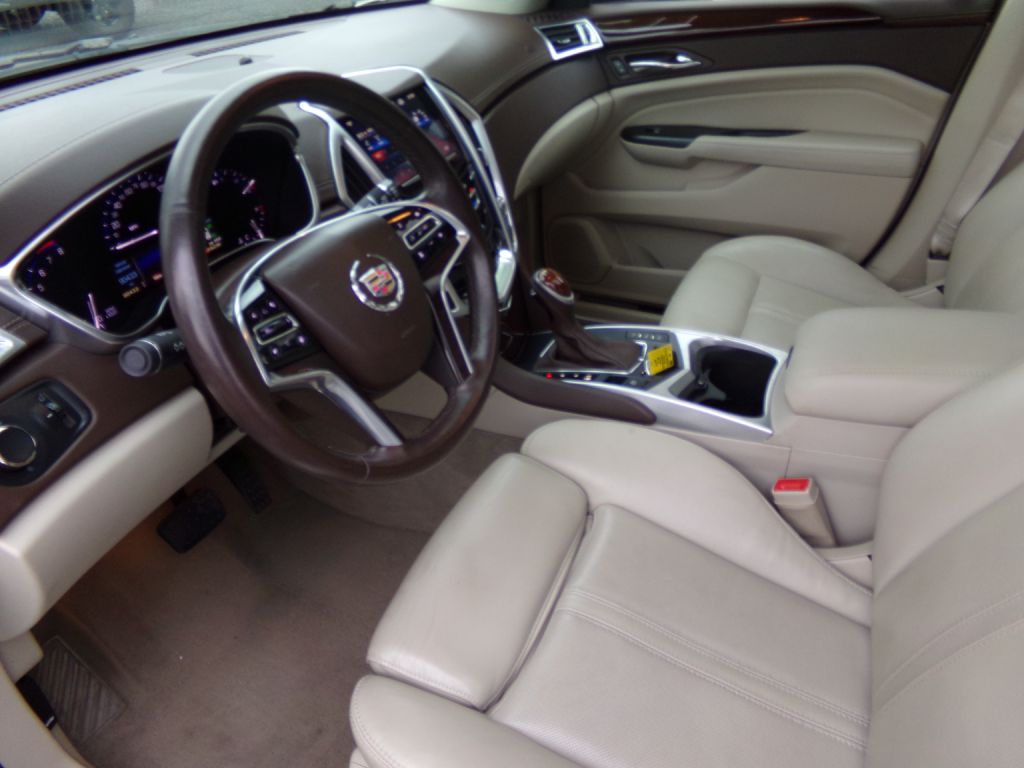 Photo 5 of this CADILLAC SRX