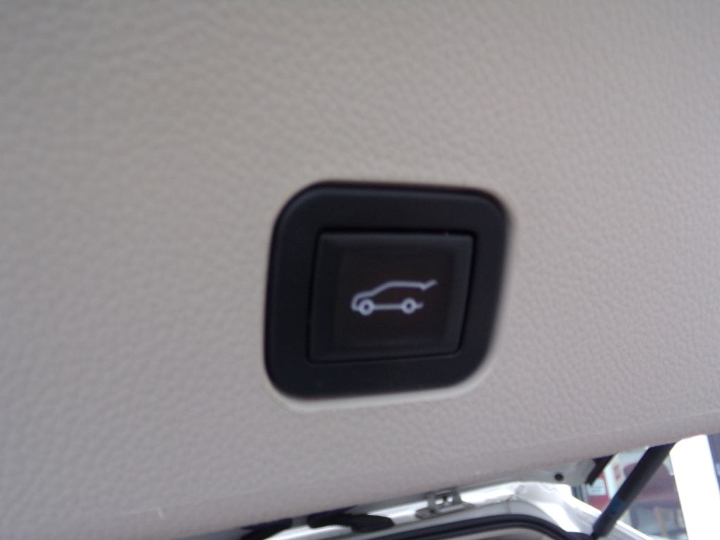 Photo 18 of this CADILLAC SRX