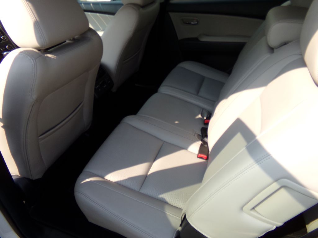 Photo 8 of this MAZDA CX-9