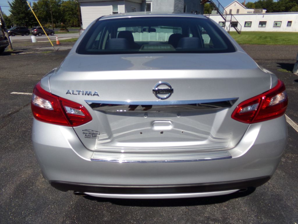 Photo 17 of this NISSAN ALTIMA