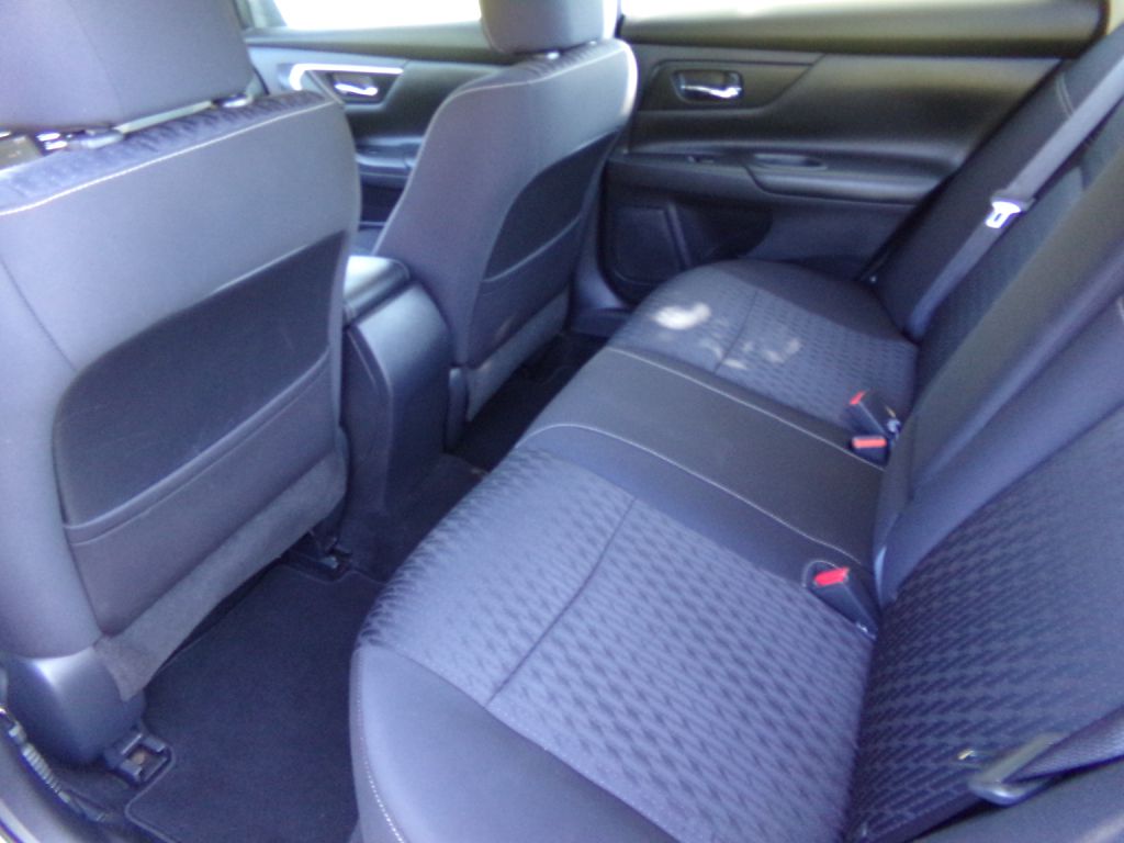 Photo 6 of this NISSAN ALTIMA
