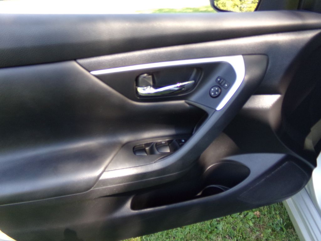 Photo 14 of this NISSAN ALTIMA