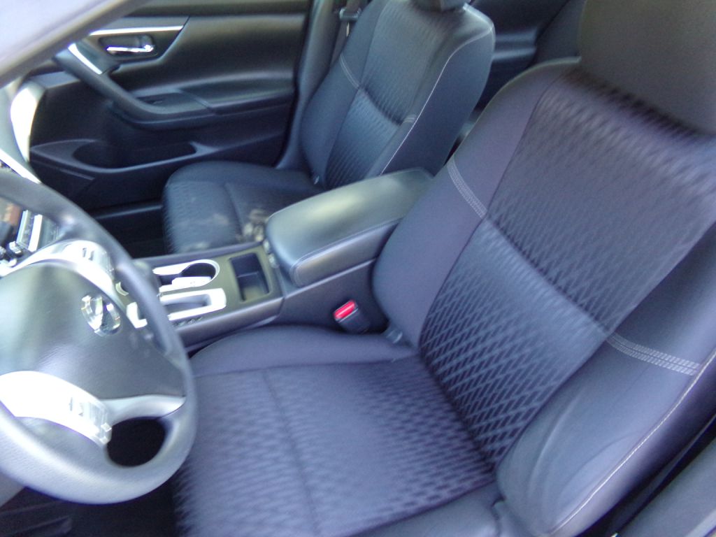 Photo 15 of this NISSAN ALTIMA