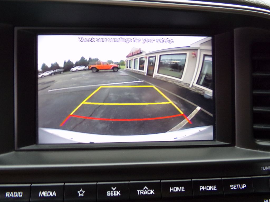 Photo 13 of this HYUNDAI ELANTRA