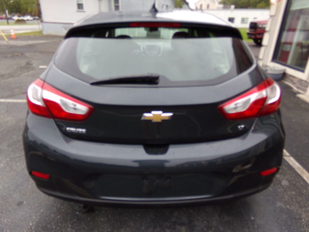 Photo 3 of this CHEVROLET CRUZE