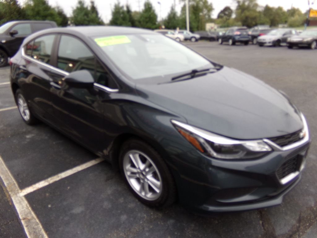 Photo 5 of this CHEVROLET CRUZE