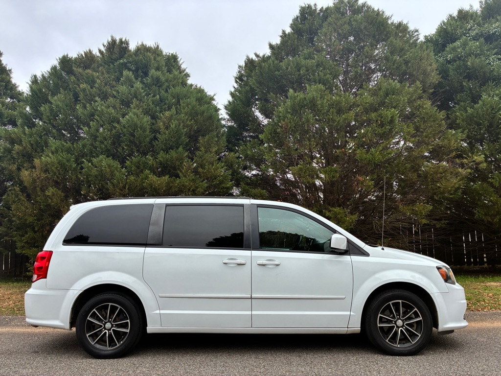Photo 6 of this DODGE GRAND CARAVAN