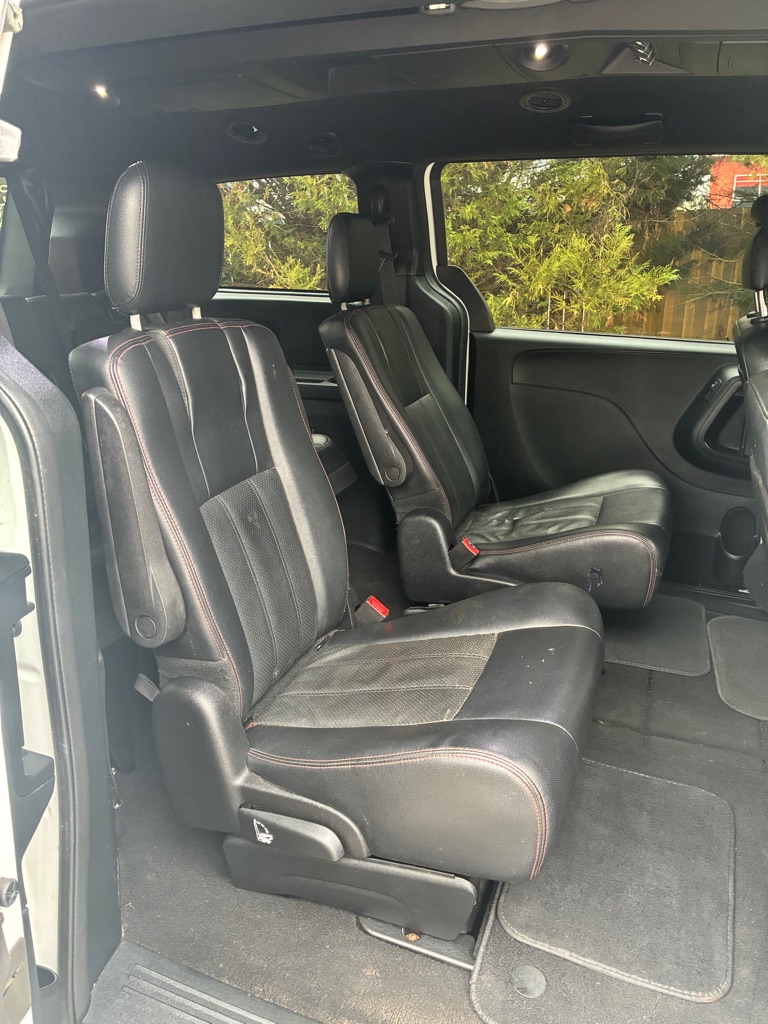 Photo 14 of this DODGE GRAND CARAVAN