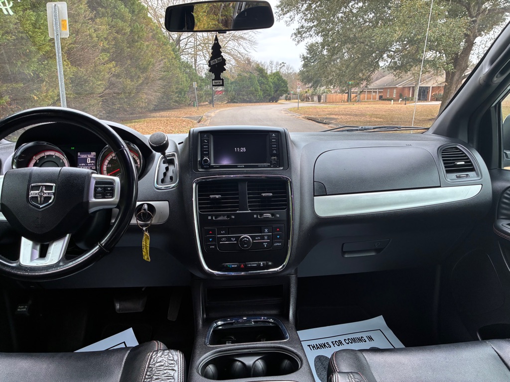 Photo 12 of this DODGE GRAND CARAVAN