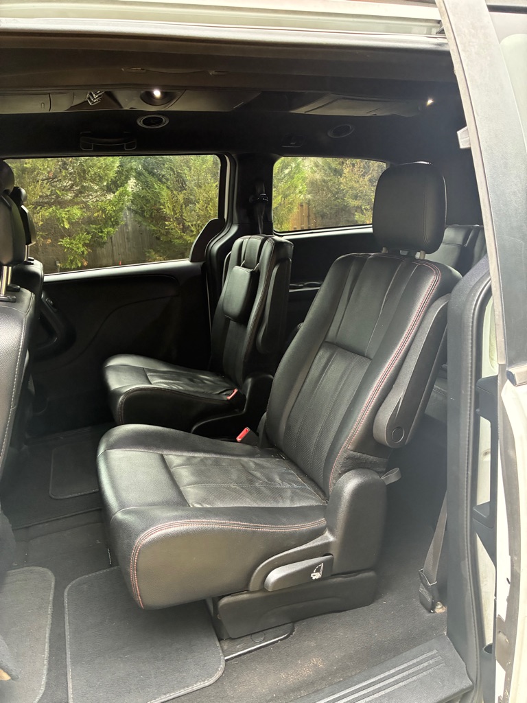Photo 10 of this DODGE GRAND CARAVAN