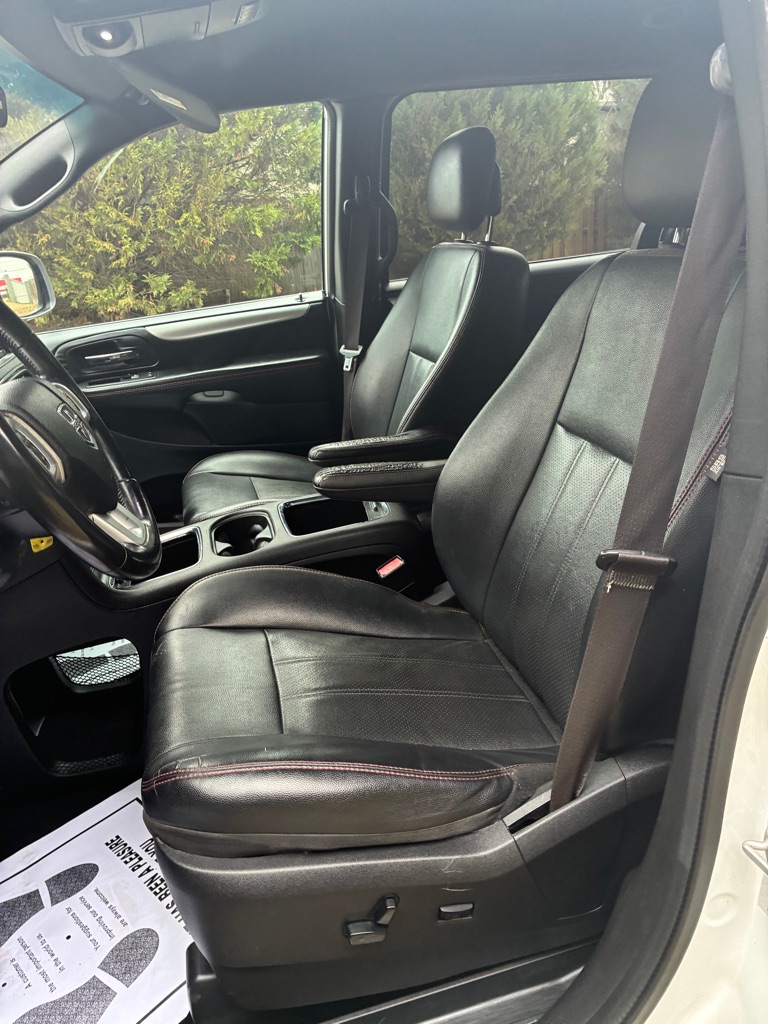 Photo 8 of this DODGE GRAND CARAVAN