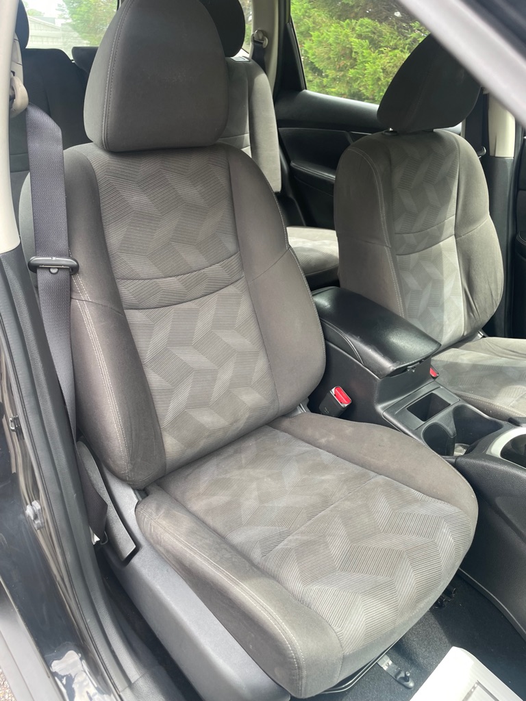 Photo 16 of this NISSAN ROGUE