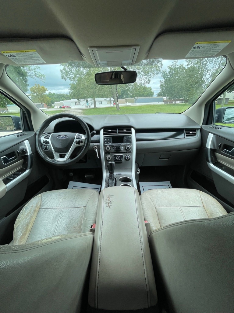 Photo 13 of this FORD EDGE