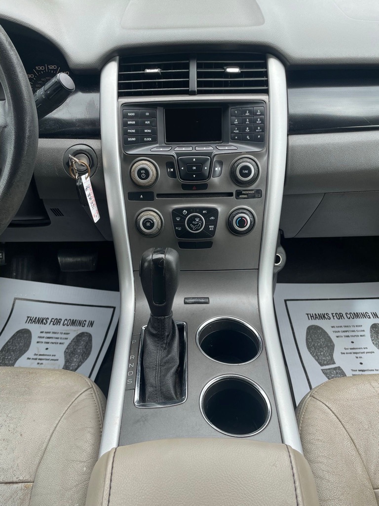 Photo 16 of this FORD EDGE