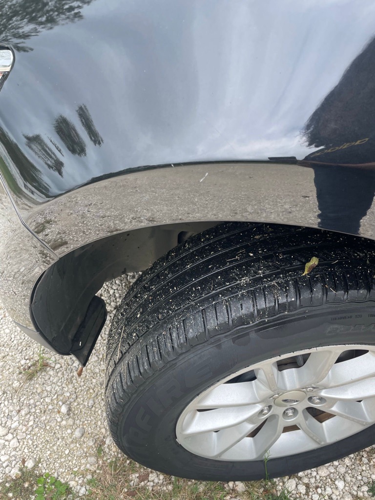 Photo 10 of this FORD EDGE
