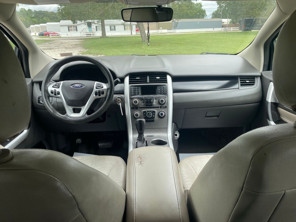 Photo 19 of this FORD EDGE