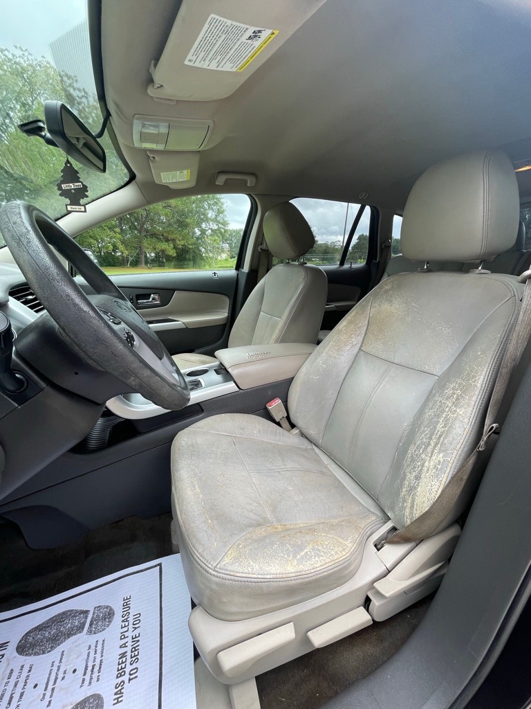 Photo 11 of this FORD EDGE