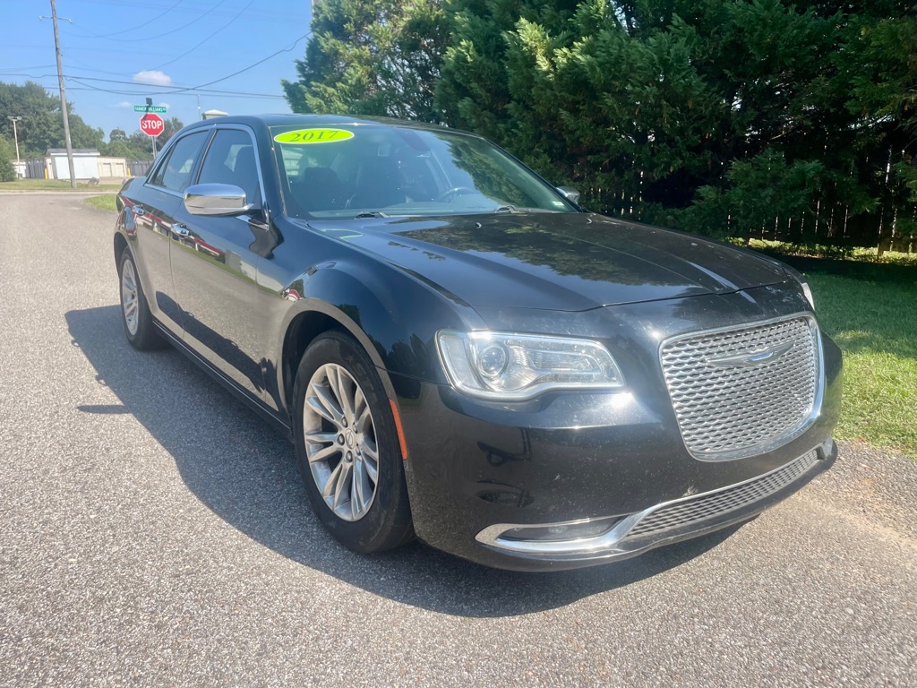 Photo 6 of this CHRYSLER 300C