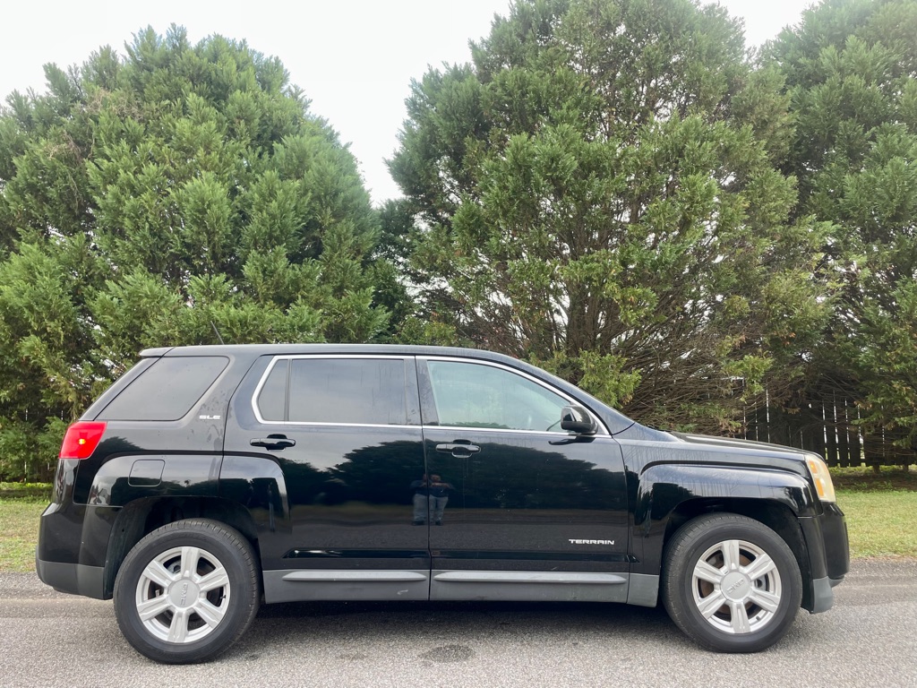 Photo 6 of this GMC TERRAIN