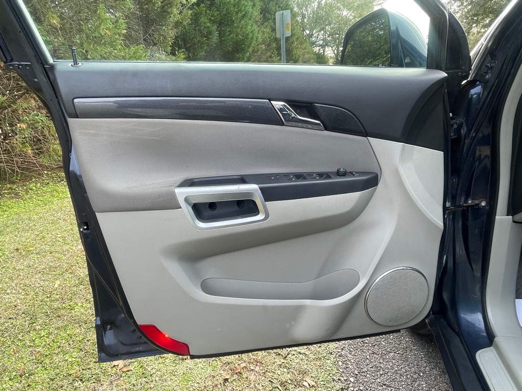 Photo 10 of this SATURN VUE