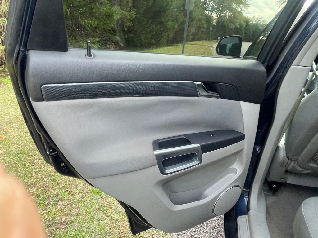Photo 12 of this SATURN VUE