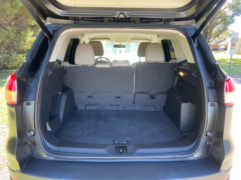 Photo 12 of this FORD ESCAPE