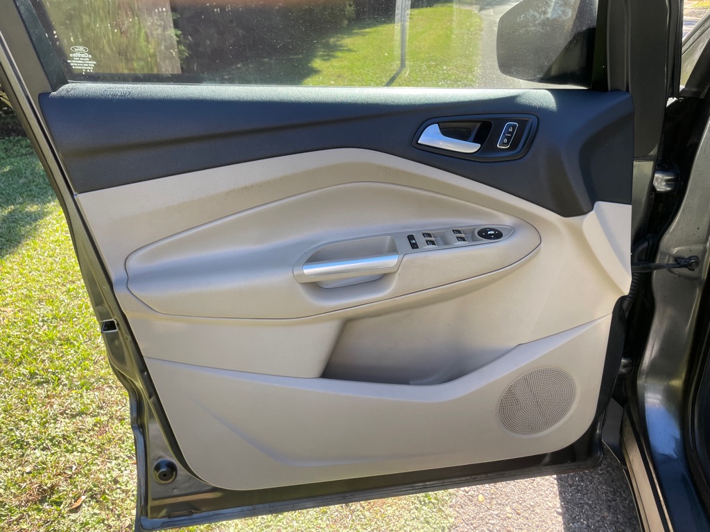 Photo 9 of this FORD ESCAPE