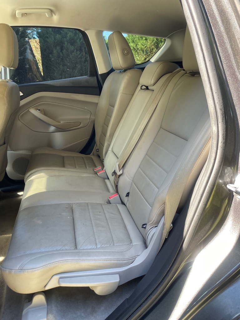 Photo 10 of this FORD ESCAPE