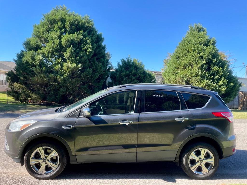 Photo 4 of this FORD ESCAPE